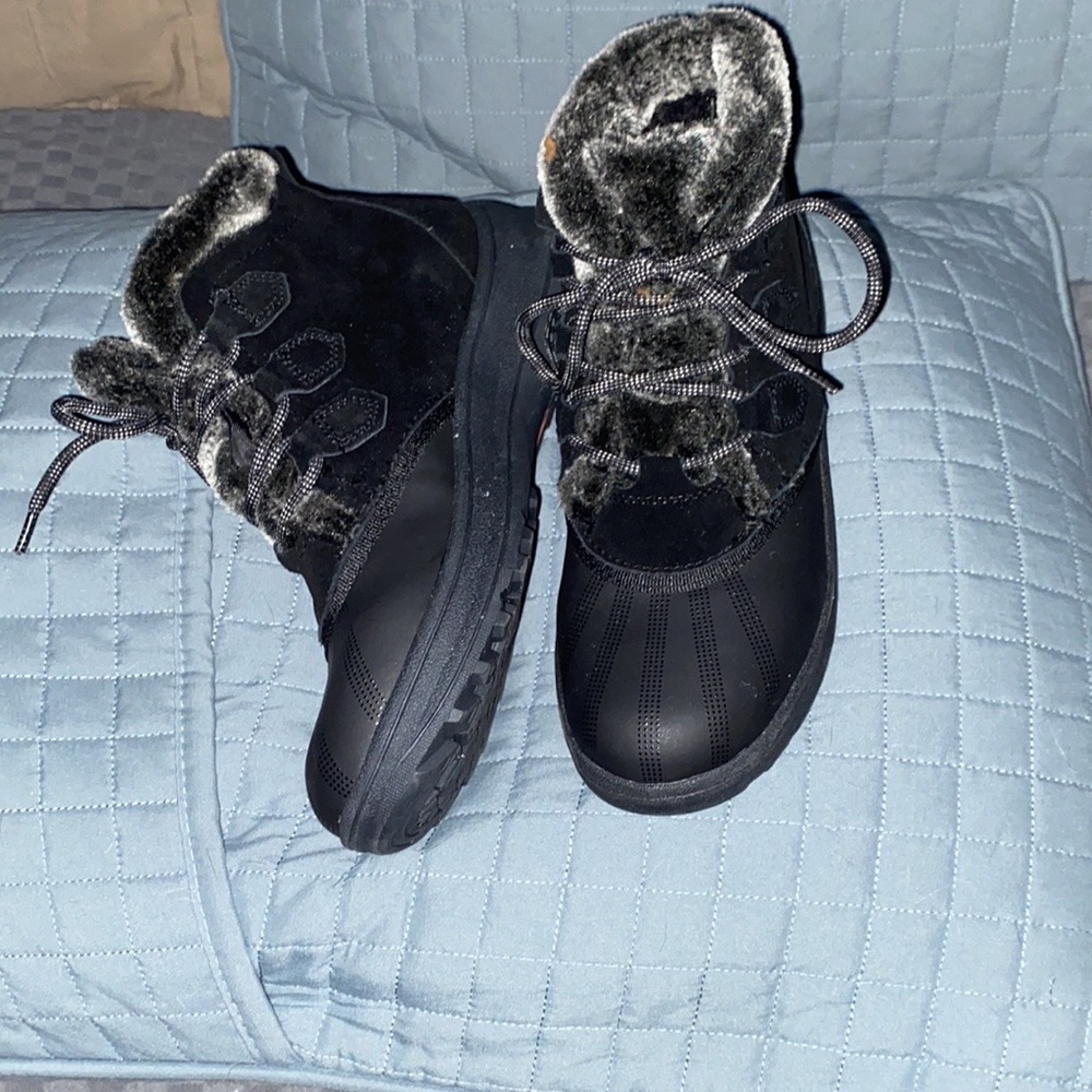 Baretraps Womens Augustina Winter Boots Black Lace Up Weatherproof 8 M New